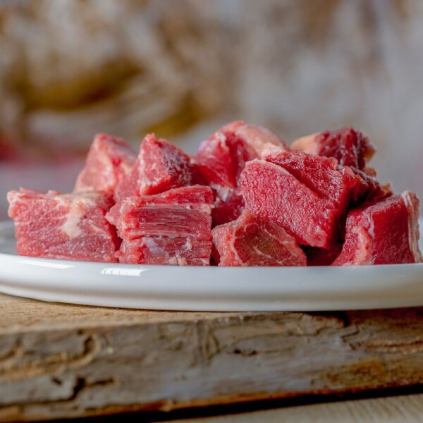 BARFGOLD Rindermuskelfleisch durchwachsen gewürfelt 1 Kilogramm