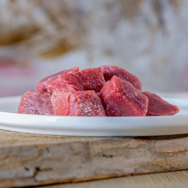 BARFGOLD Rindermuskelfleisch mager gewürfelt 1 Kilogramm