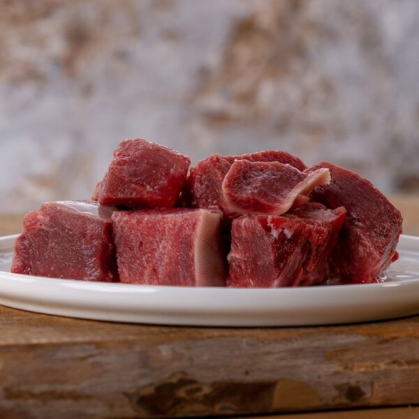 BARFGOLD Rinderzunge Muskelfleisch mager gewürfelt 1 Kilogramm